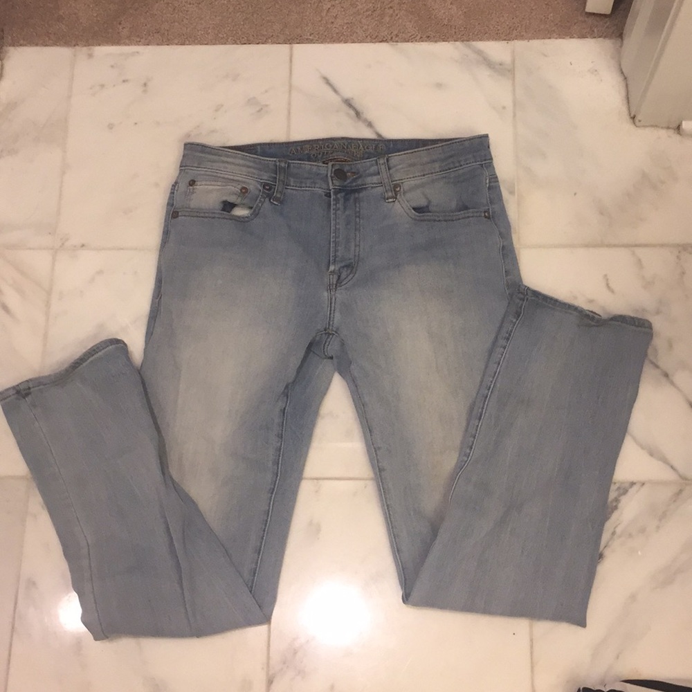 American Eagle 360 Extreme flex light wash jean